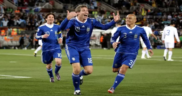 乌迪内斯VS科莫直播_乌迪内斯VS科莫高清体育直播_乌迪内斯VS科莫专业高清体育直播赛事直播-24直播